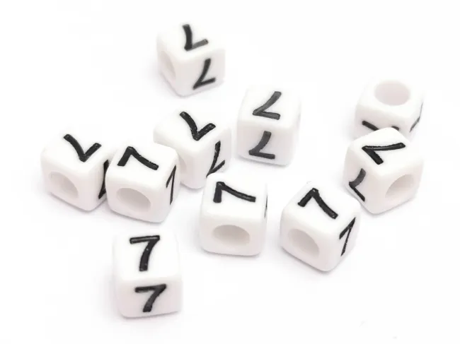Margele acrilice cub 6x6mm - cifra 7 (10buc)