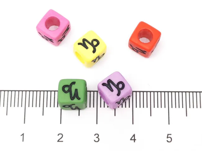 Margele acrilice cub cu semn zodiacal Capricorn 7x7mm (5buc)
