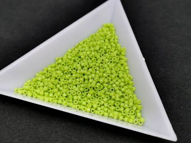 Miyuki delica 11/0 Opaque Chartreuse (5g)