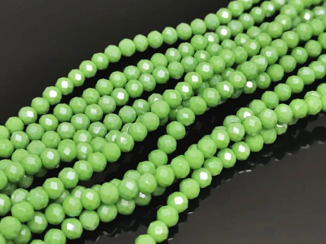 Margele cristal rondel fatetat 4x3mm verde opac lustered (sirag)