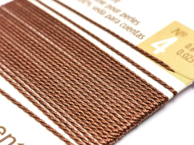 Fir matase naturala pentru insirat perle si margele nr 4 - 0.60mm maro (2metri)