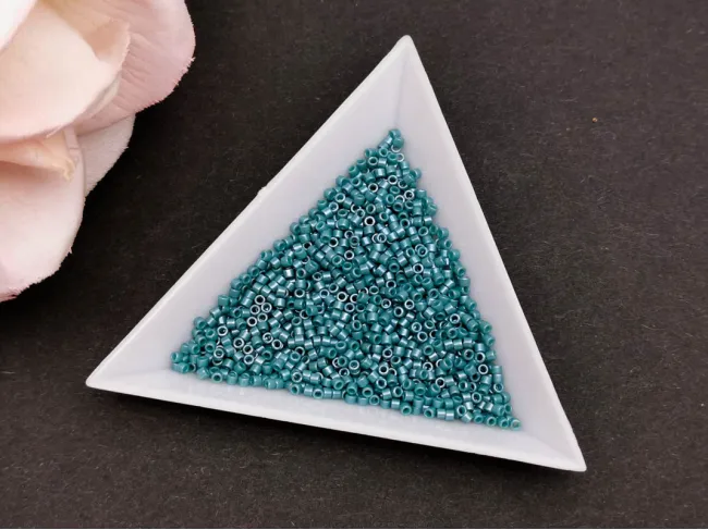 Miyuki delica 11/0 opaque mallard luster (5g)