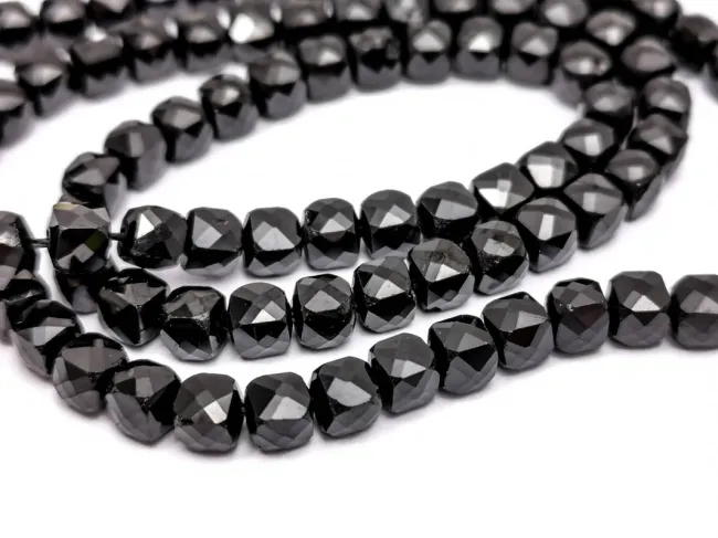 Sirag spinel cub fatetat 4x4mm
