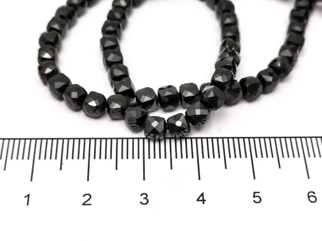 Sirag spinel cub fatetat 4x4mm