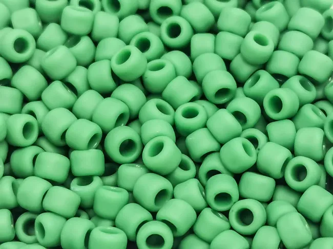 Toho rotunde 8/0 Opaque Frosted Shamrock (5g)