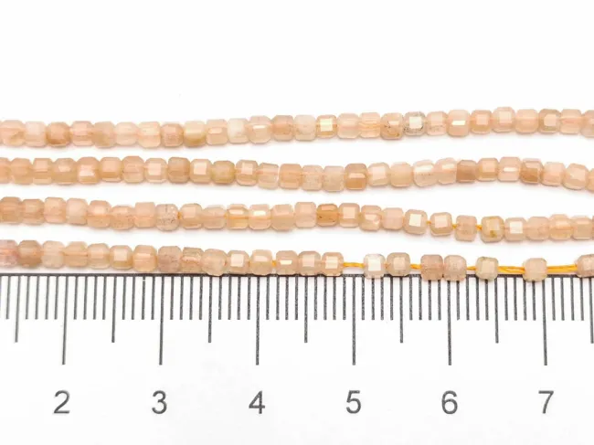 Sirag Piatra Lunii Piersica cub microfatetat 2x2mm