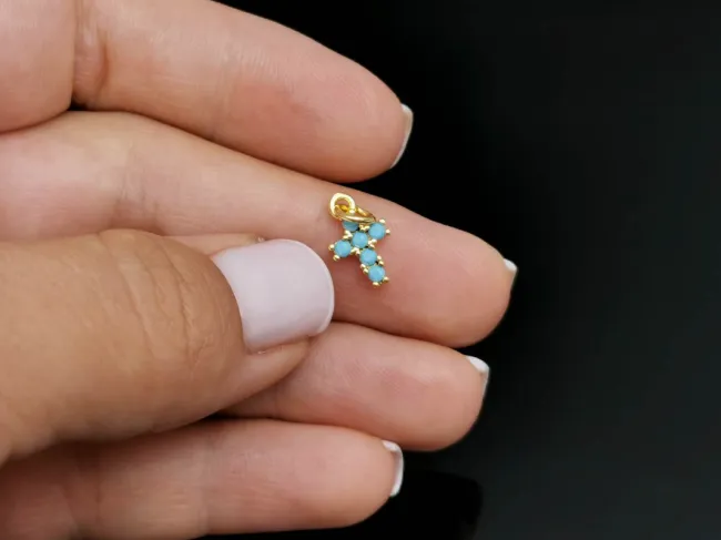 Charm cruce din cubic zirconia auriu 12x7mm turcoaz
