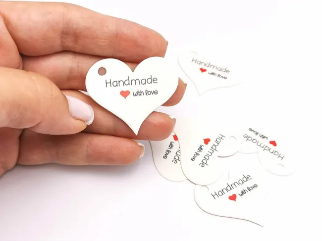 Etichete hartie inima handmade 39x32x0.4mm alb (50buc)