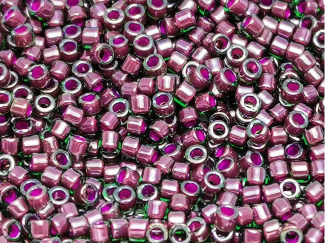 Miyuki delica 11/0 cranberry lined emerald luster (5g)