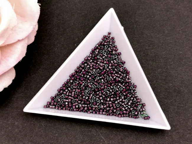 Miyuki delica 11/0 cranberry lined emerald luster (5g)