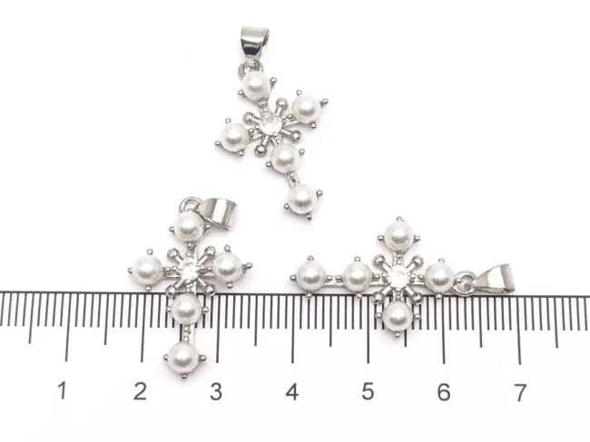 Charm cruce din cubic zirconia cu perle argintiu 25x16mm