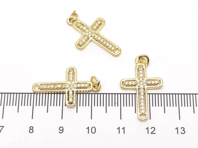 Charm cruce din cubic zirconia auriu 24x14mm