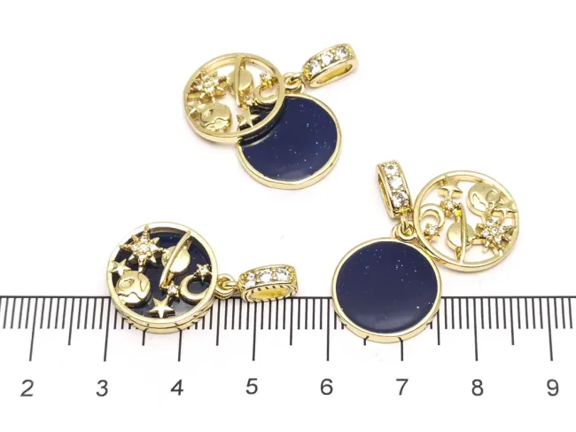 Charm luna si stele din cubic zirconia cu rasina auriu 25x15mm