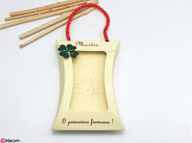 Cutie martisor