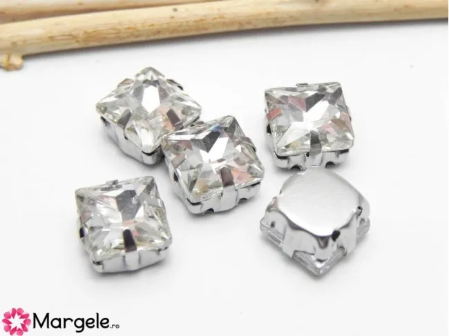 Distantier montee cu rhinestone de cristal 8x8mm crystal