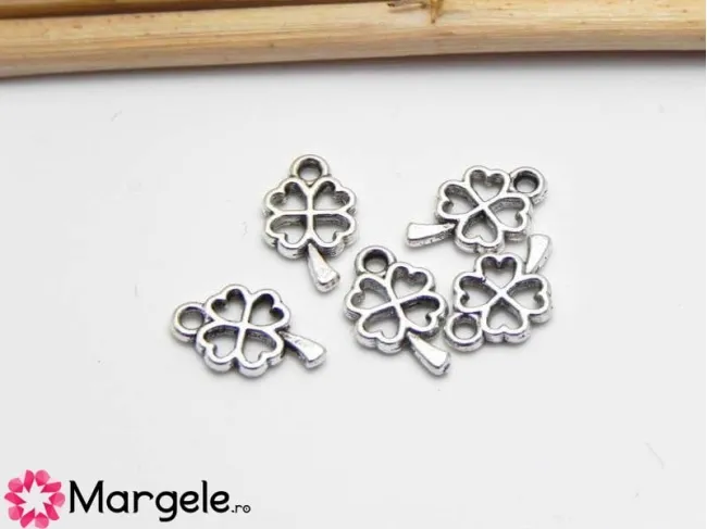 Charm argintiu 10x6mm trifoi
