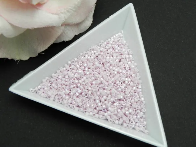 Miyuki Delica 11/0 Opaque Pale Rose (5g)