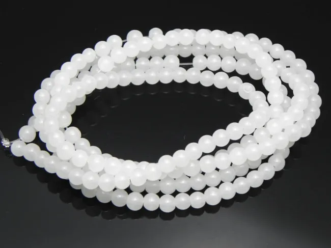 Margele sticla 4mm alb opal (sirag)