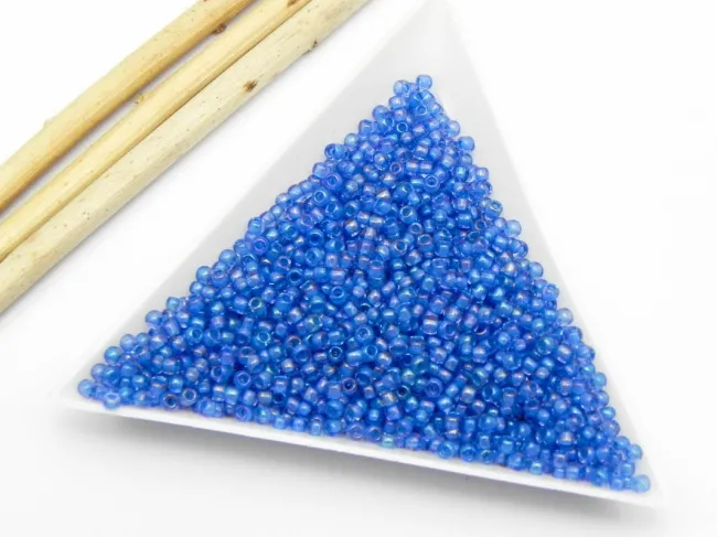 Toho rotunde 11/0 inside color light sapphire/opaque blue lined (5g)