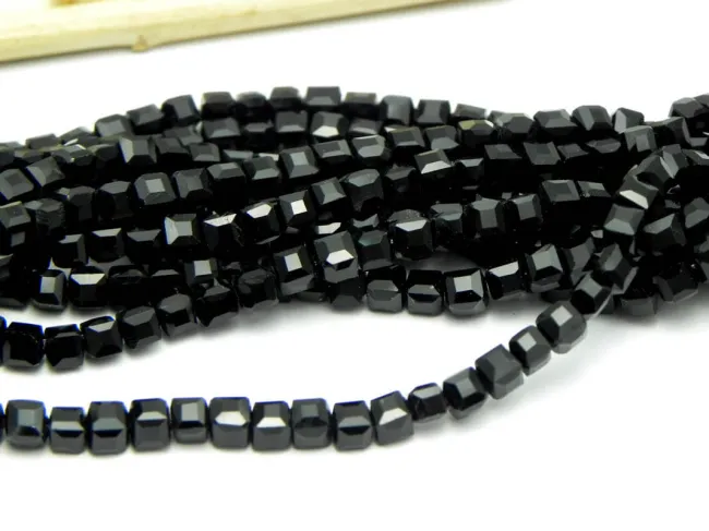 Cristal cub 3mm negru (10buc)