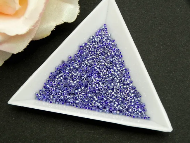 Miyuki delica 11/0 lined crystal violet luster (5g)