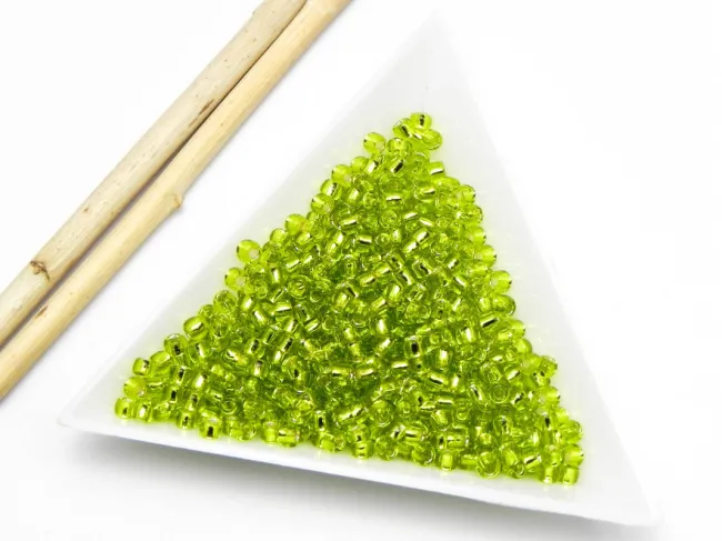 Toho rotunde 8/0 Silver Lined Lime Green (5g)