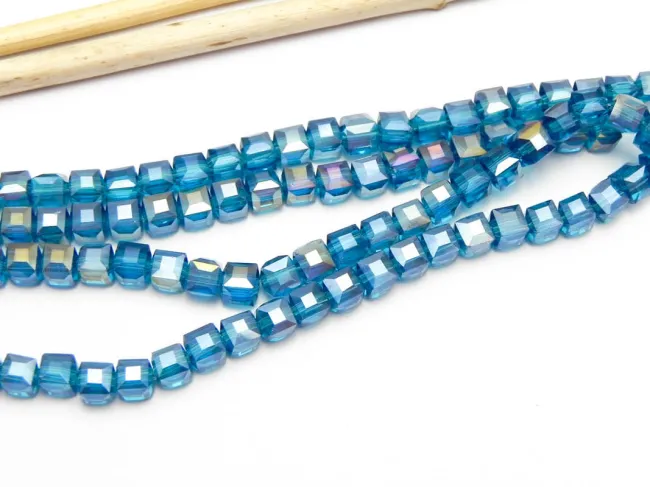 Cristal cub fatetat 4mm aquamarin AB (10buc)