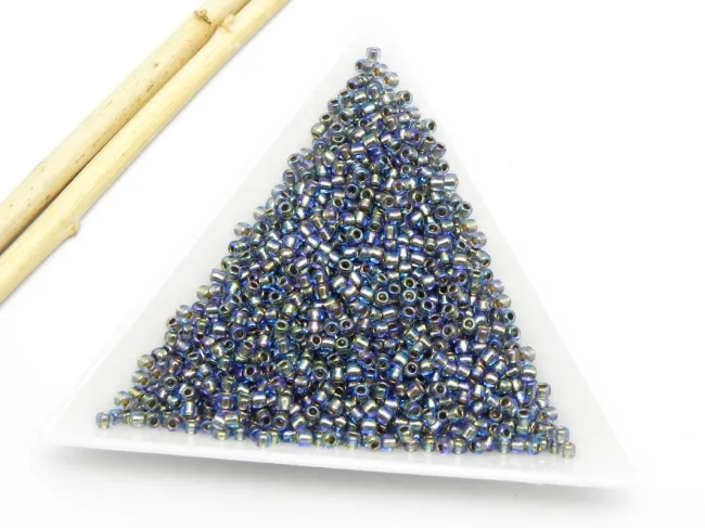 Toho rotunde 11/0 gold lined rainbow lt. sapphire (5g)