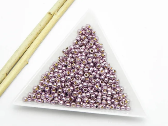 Toho rotunde 8/0 permanent finish galvanized lilac (5g)