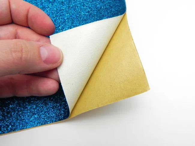 Material textil adeziv cu model 20x15cm lebenita