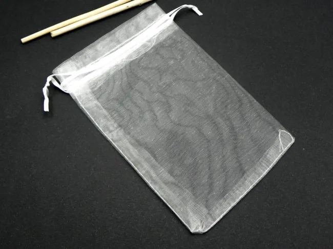 Saculet organza 15x10cm alb