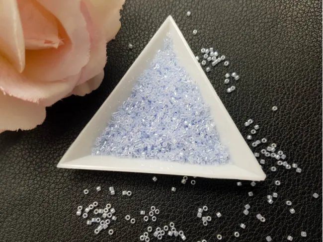 Miyuki delica 11/0 lined crystal lt. sapphire (5g)