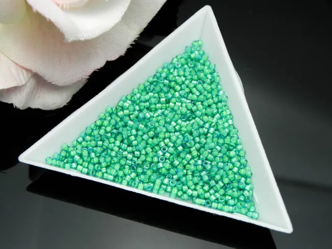 Miyuki delica 11/0 luminous mermaid green (5g)