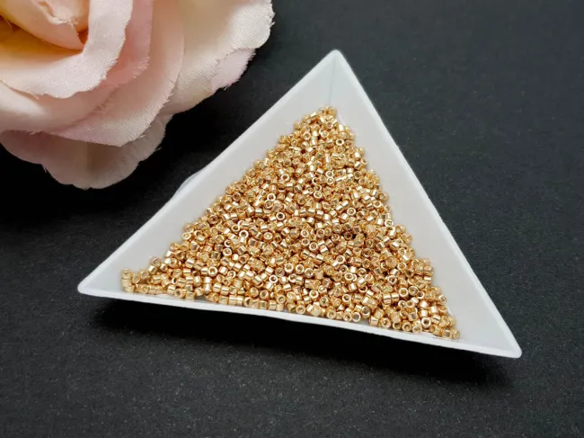 Miyuki delica 11/0 galvanized yellow gold dyed (5g)