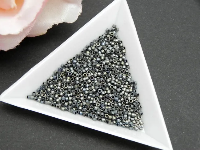 Miyuki delica 11/0 metallic silver grey matted (5g)