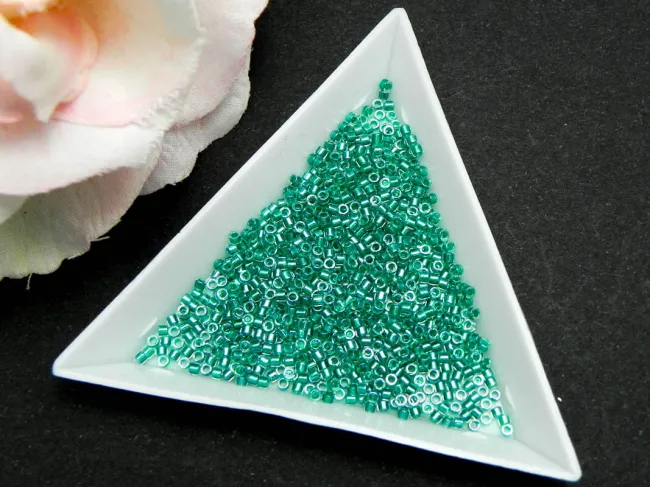 Miyuki delica 11/0 sparkling teal lined crystal (5g)