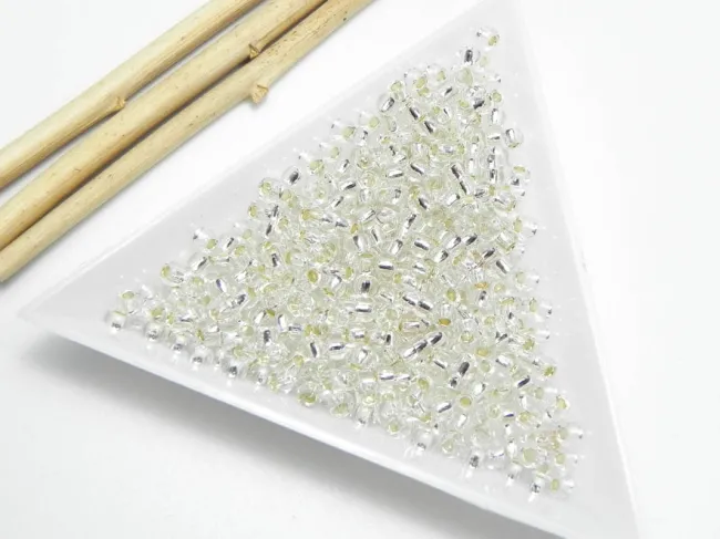 Toho rotunde 8/0 silver lined crystal (5g)
