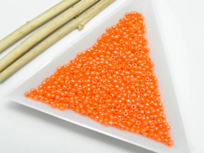 Toho rotunde 11/0 opaque lustered pumpkin (5g)