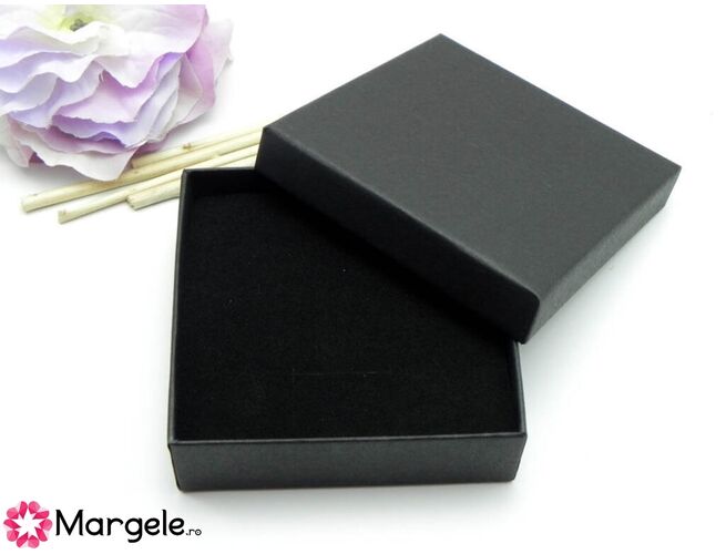 Cutiuta cadou pentru bijuterii 9x9x3cm negru