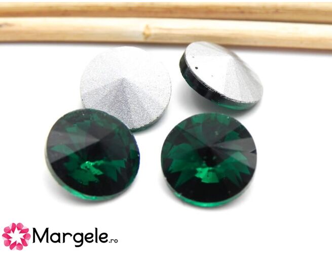 Cabochon din sticla emerald 10mm (1buc)